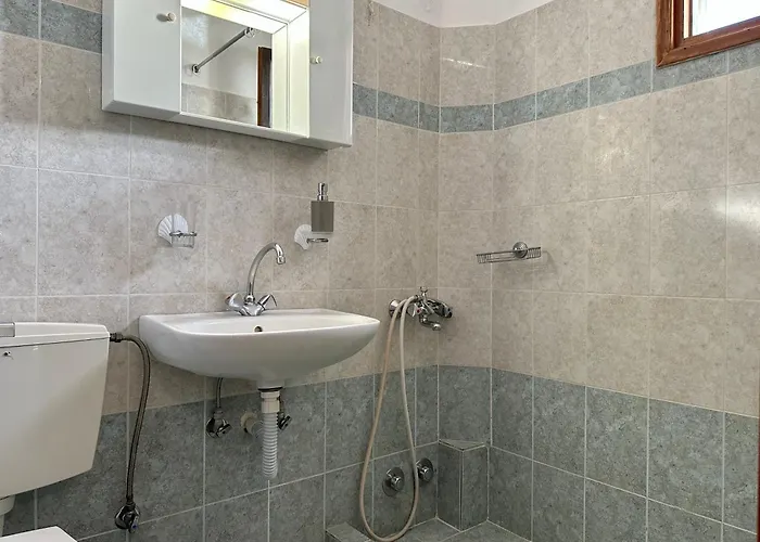 招待所 Nostos Pláka